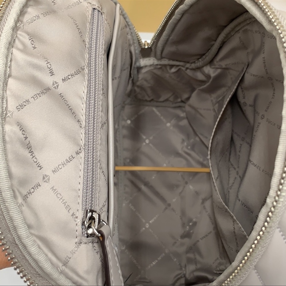 MICHAEL KORS ERIN MEDIUM BACKPACK PEARL GREY - Picture 13 of 16